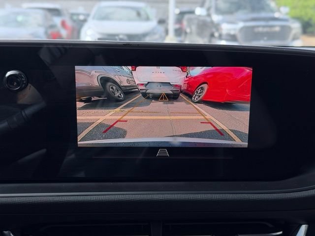 Used 2025 Buick Envista Preferred w/ Advanced Safety Package FWD image 39