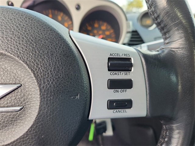 Used 2005 Nissan 350Z Touring image 16