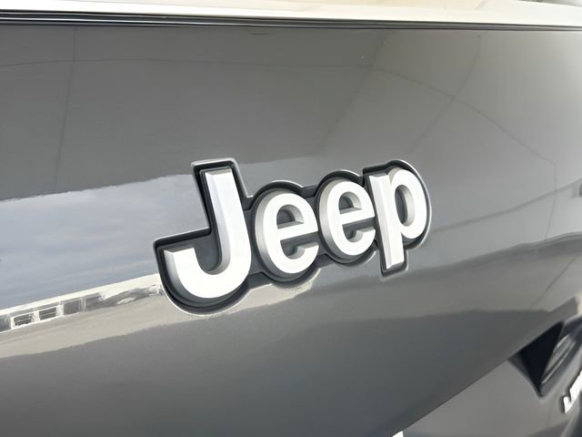 Used 2024 Jeep Grand Cherokee L Limited w/ Luxury Tech Group II image 14