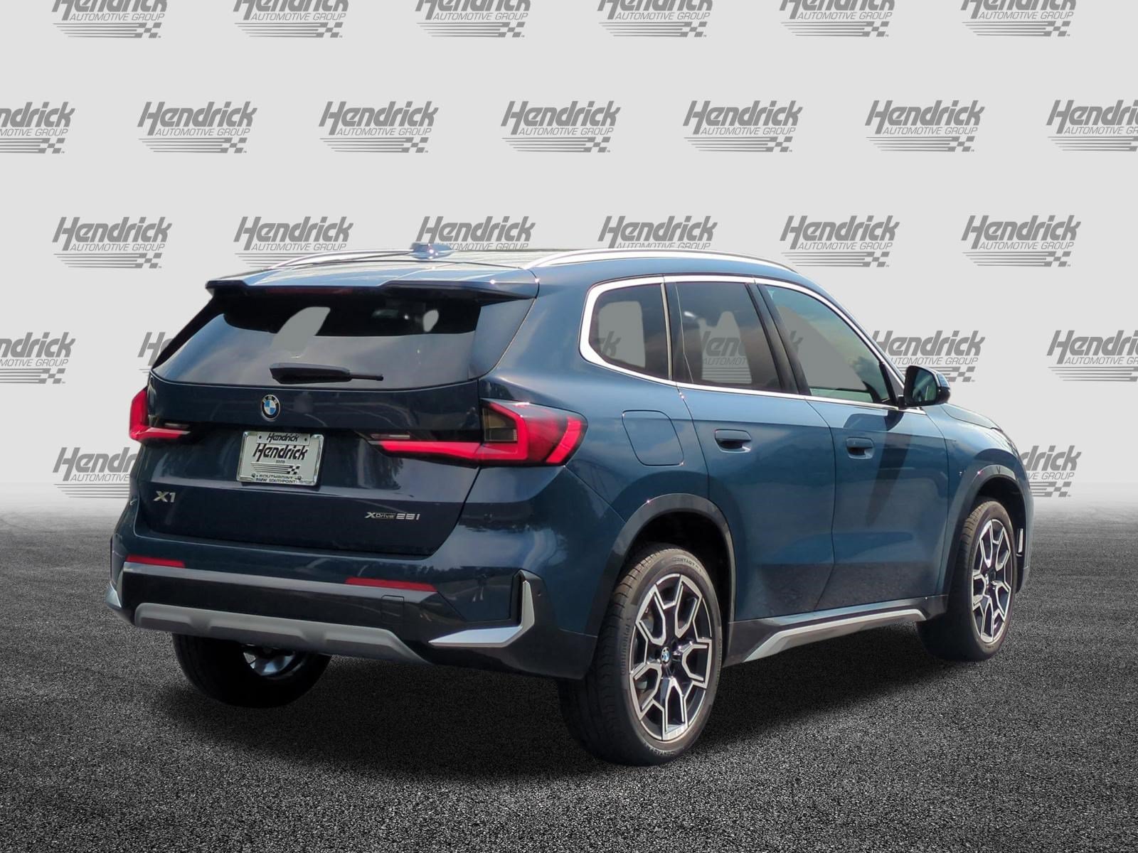 Used 2027 BMW X1 xDrive28i AWD/4WD image 10