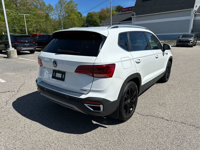 Certified 2023 Volkswagen Taos SE w/ Panoramic Sunroof Package AWD/4WD image 9