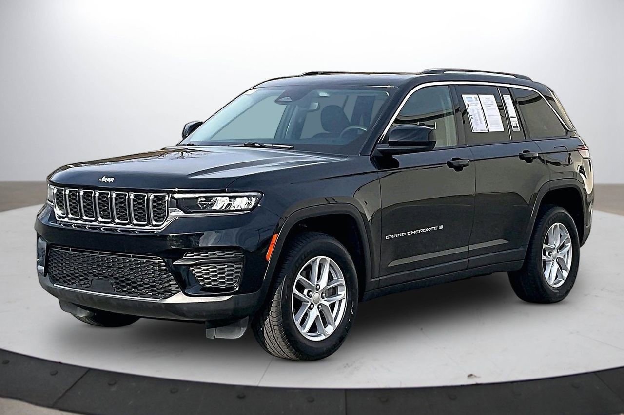 Certified 2023 Jeep Grand Cherokee Laredo X image 4