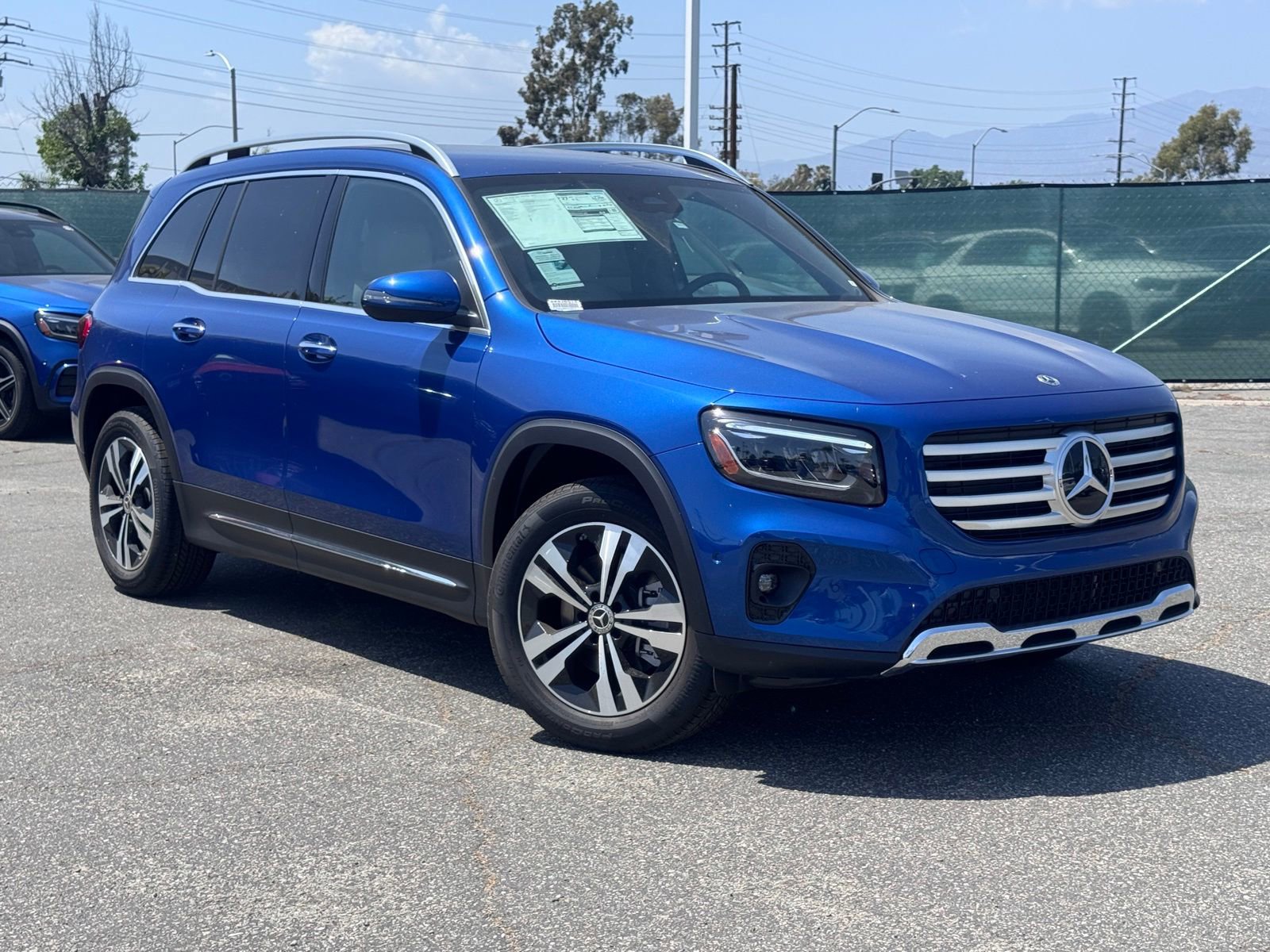 New 2025 Mercedes-Benz GLB 250 4MATIC image 2