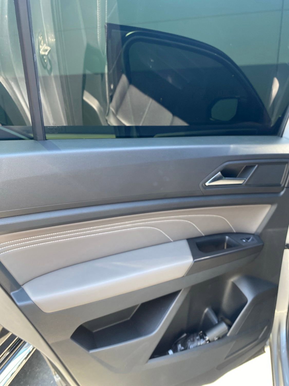 Used 2022 Volkswagen Atlas Cross Sport SE FWD image 12