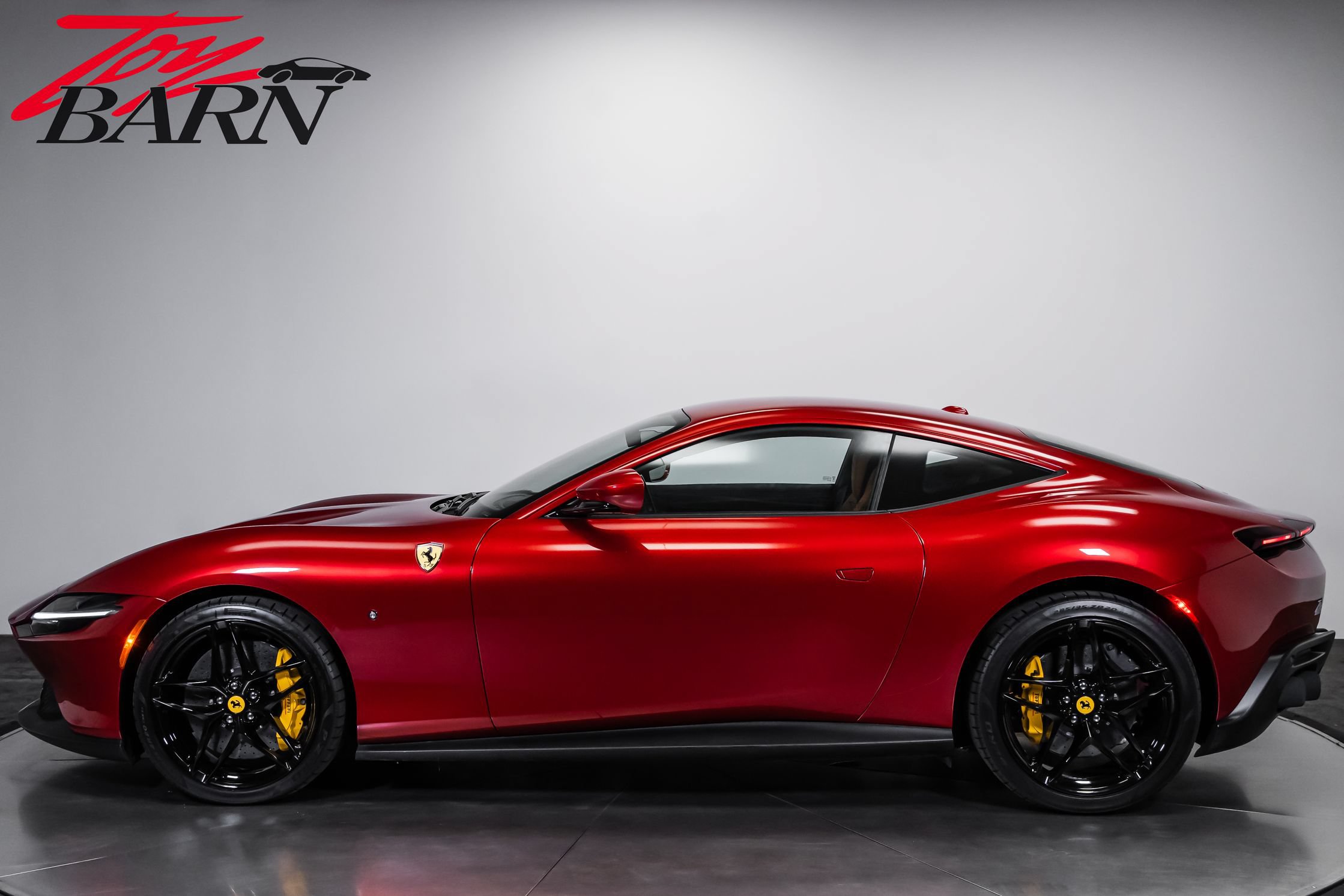 Used 2022 Ferrari Roma RWD image 2