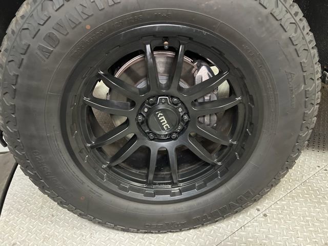 Used 2020 Chevrolet Silverado 1500 RST AWD/4WD image 27