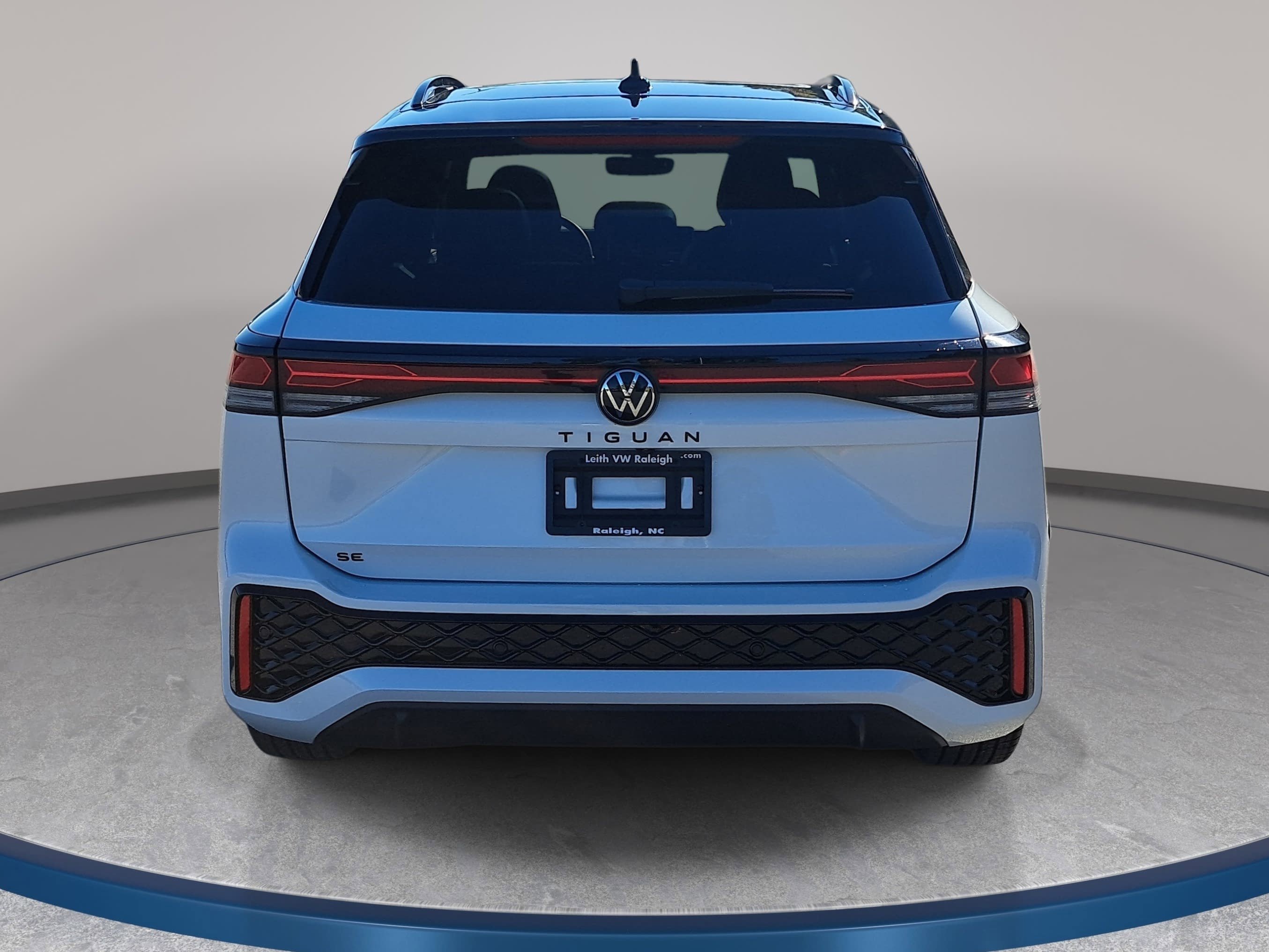 New 2026 Volkswagen Tiguan SE R-Line FWD image 6