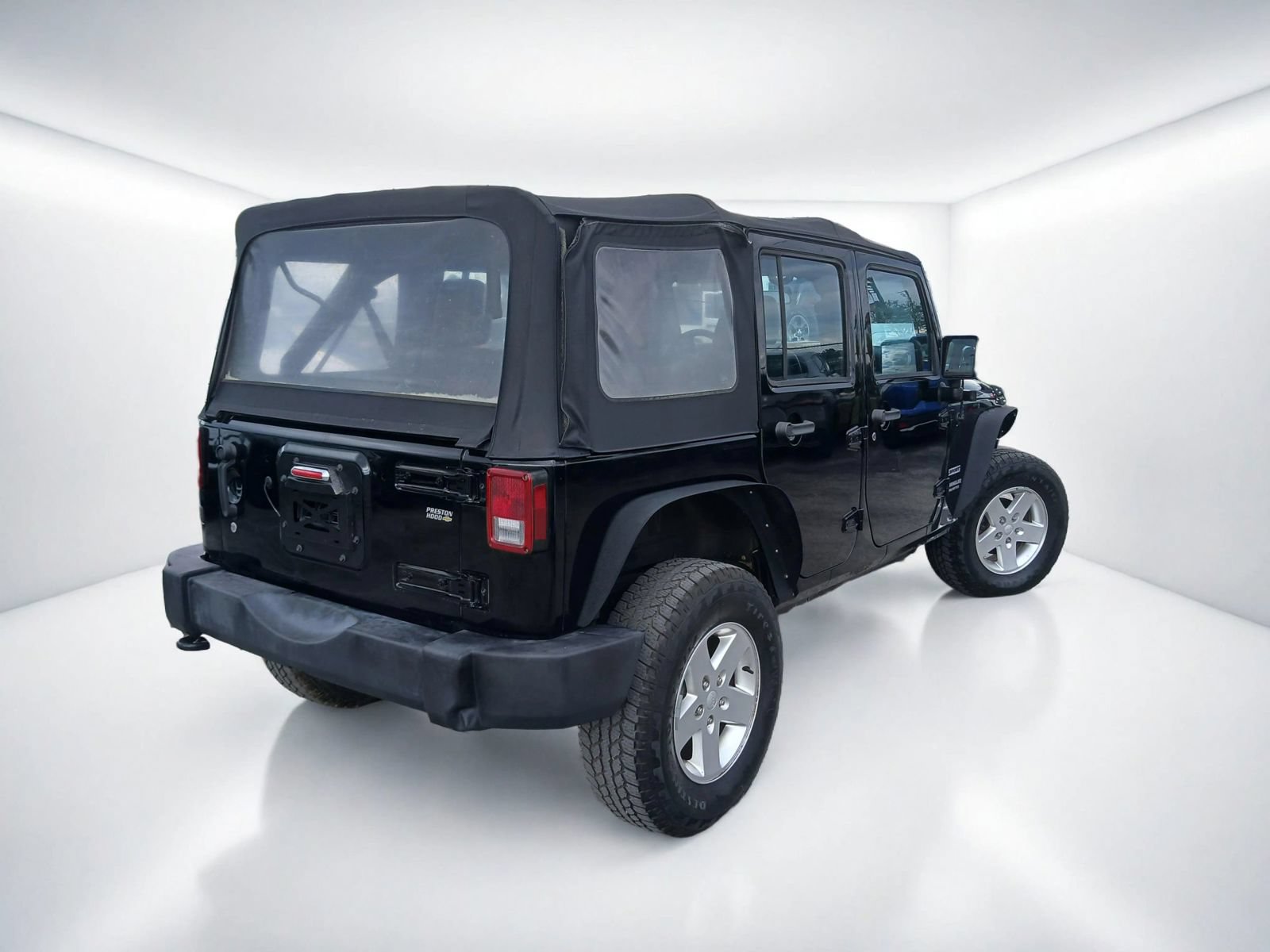 Used 2012 Jeep Wrangler Unlimited Sport AWD/4WD image 5