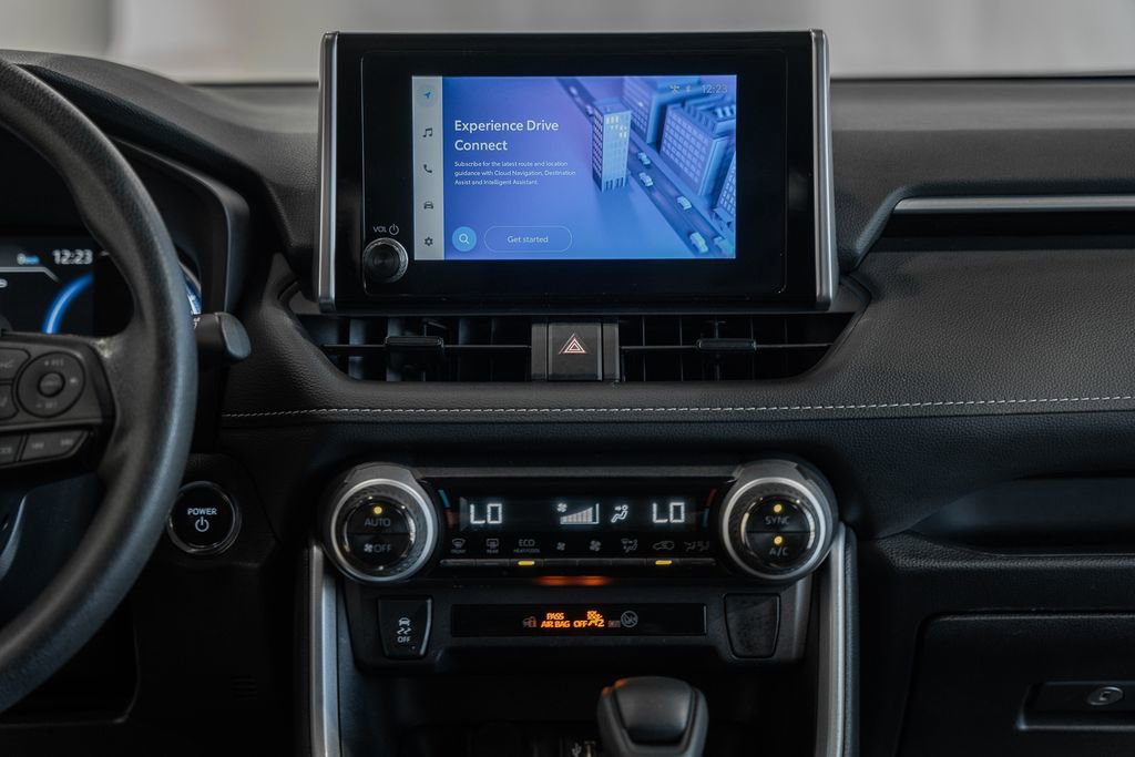 Used 2025 Toyota RAV4 XLE image 18