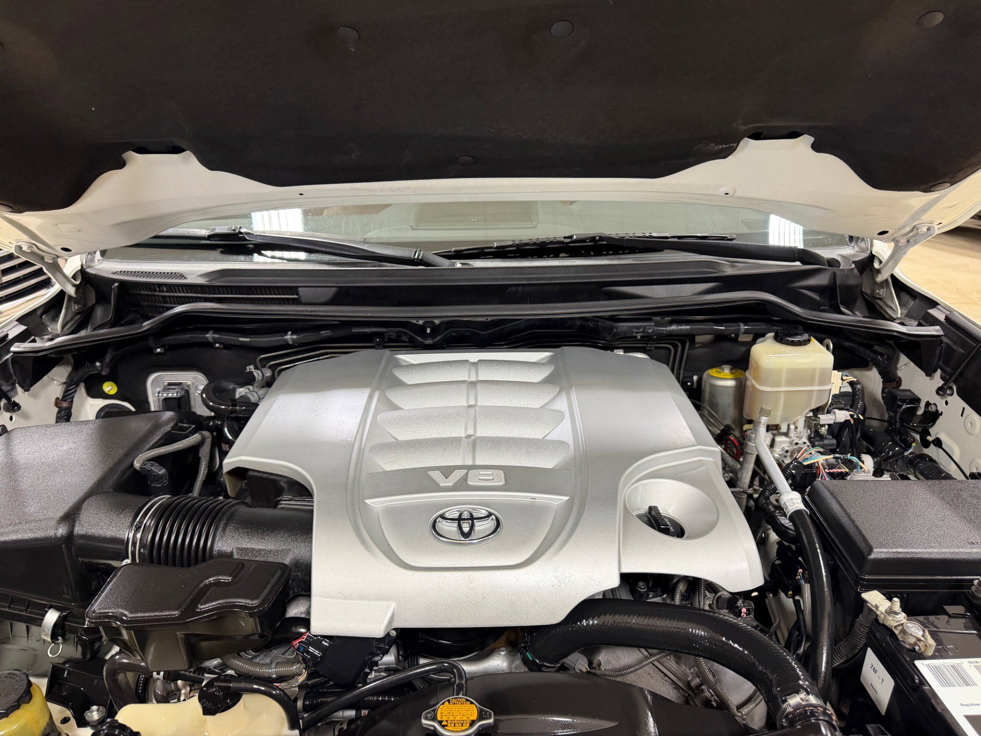 Used 2016 Toyota Land Cruiser AWD/4WD image 31