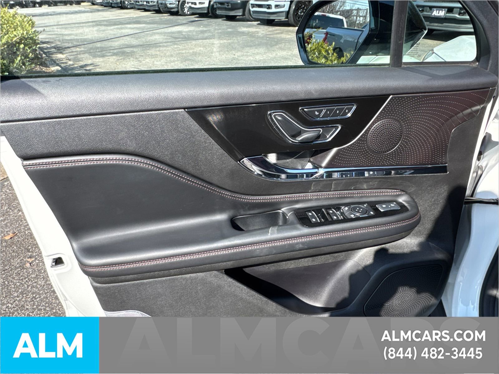 Used 2024 Lincoln Corsair Reserve w/ Jet Appearance Package image 12