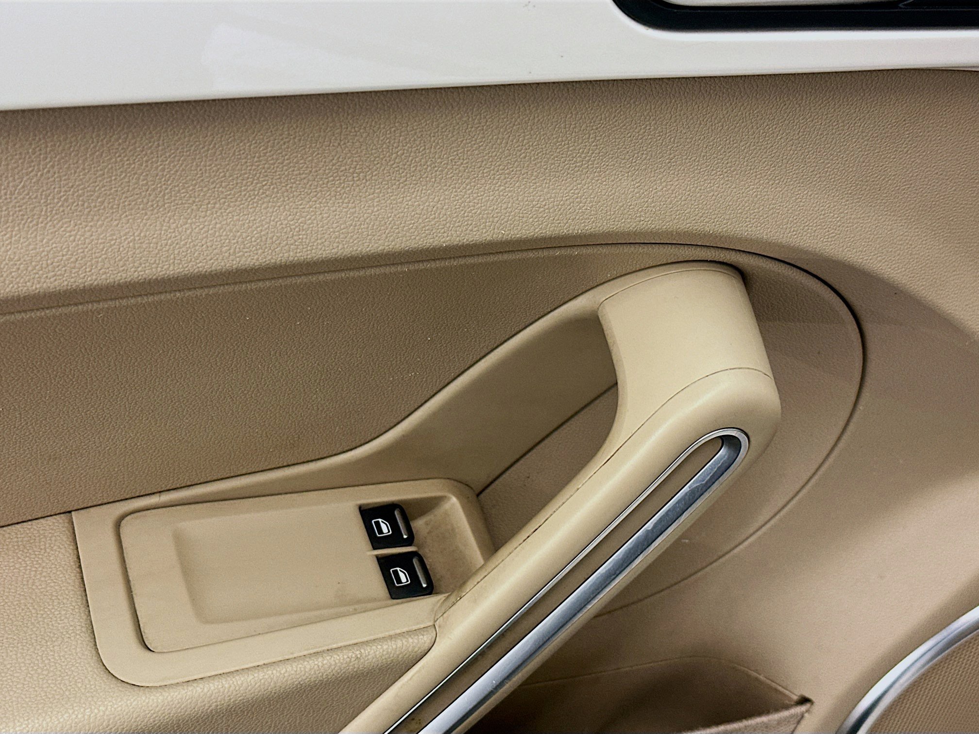 Used 2013 Volkswagen Beetle 2.5 image 15