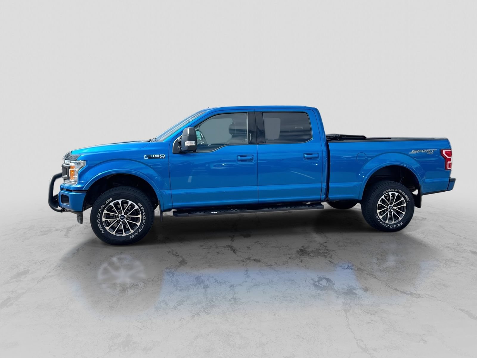 Used 2020 Ford F150 XLT w/ Equipment Group 302A Luxury AWD/4WD image 3