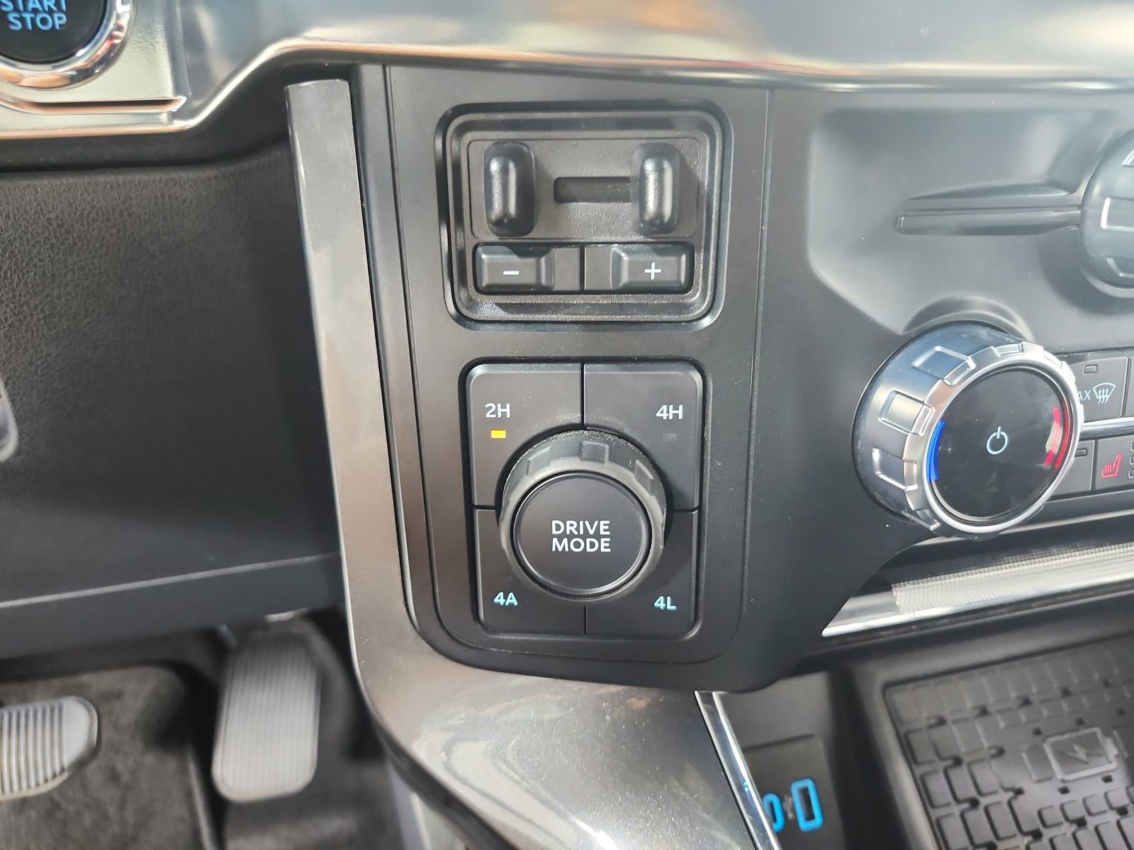 Used 2023 Ford F150 Lariat w/ Equipment Group 502A High image 29