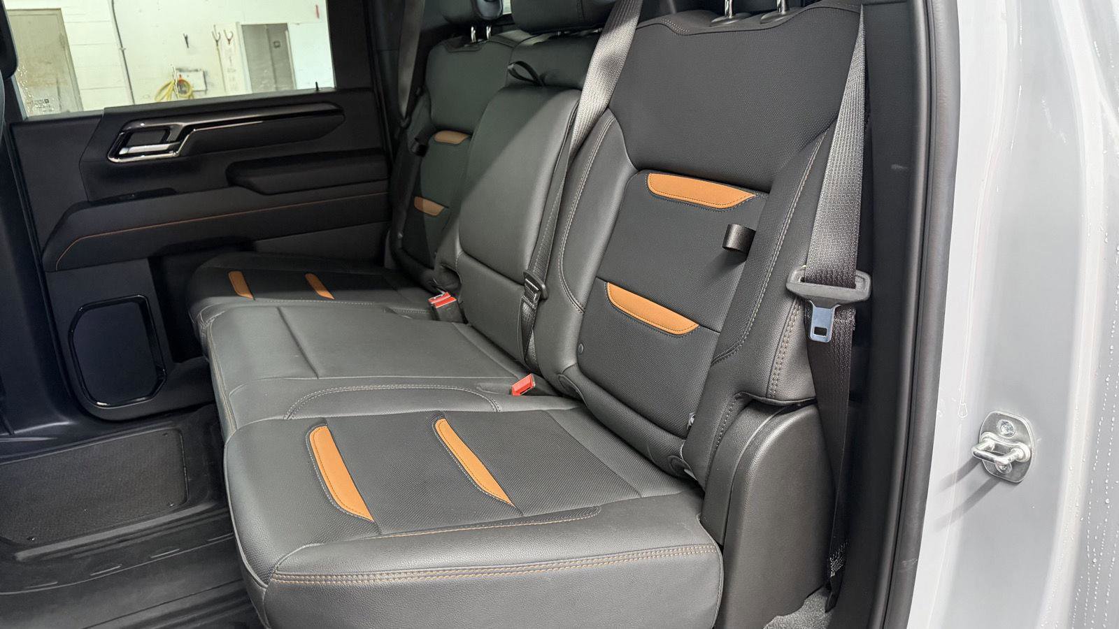Used 2025 GMC Sierra 2500 AT4 w/ AT4 Premium Plus Package image 17