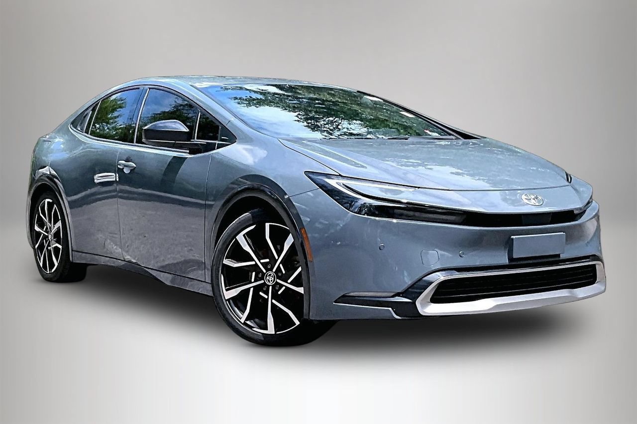 Used 2024 Toyota Prius Prime FWD image 2