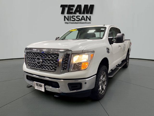 Used 2019 Nissan Titan SV w/ SV Convenience Package AWD/4WD image 3