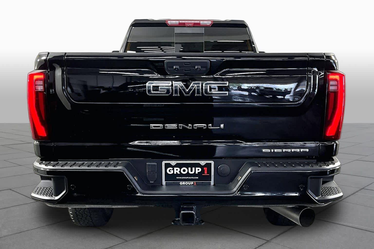 Used 2025 GMC Sierra 3500 Denali Ultimate AWD/4WD image 5
