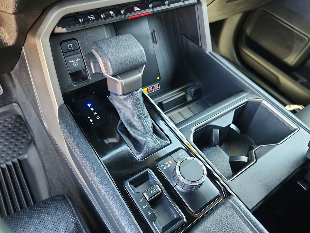 Used 2025 Toyota Tundra Limited AWD/4WD image 23