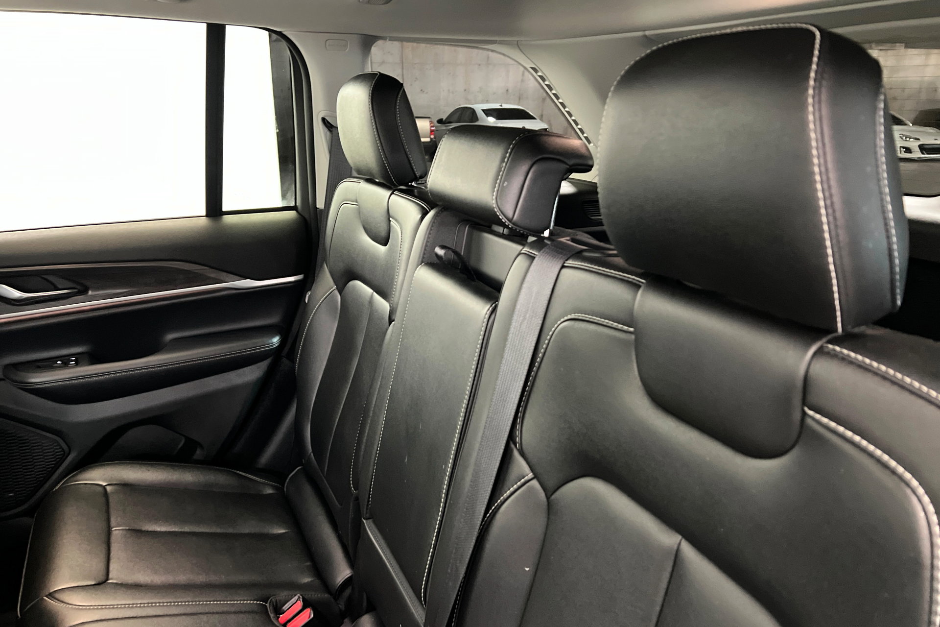Used 2024 Jeep Grand Cherokee Limited AWD/4WD image 20