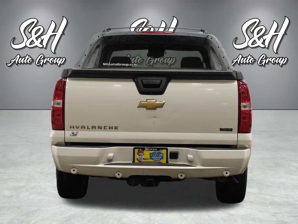 Used 2011 Chevrolet Avalanche LTZ AWD/4WD image 27
