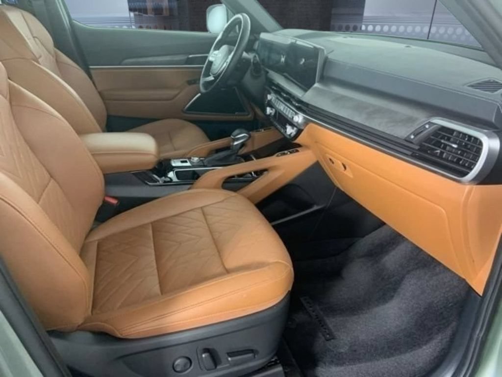 Used 2025 Kia Telluride EX X-Line AWD/4WD image 19