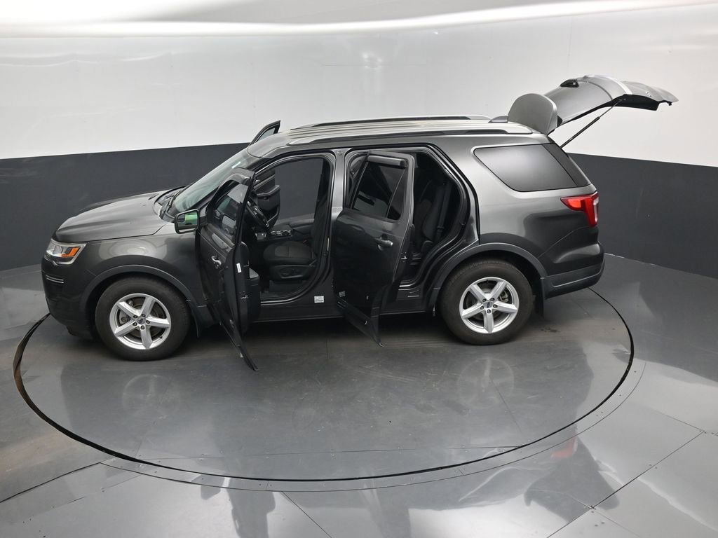 Used 2019 Ford Explorer XLT image 17