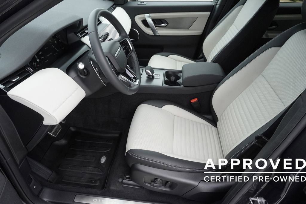 Used 2025 Land Rover Discovery Sport Dynamic SE image 19