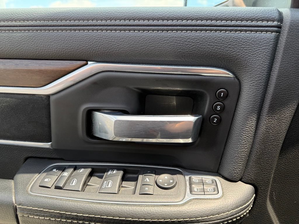 Used 2024 RAM 2500 Laramie AWD/4WD image 8
