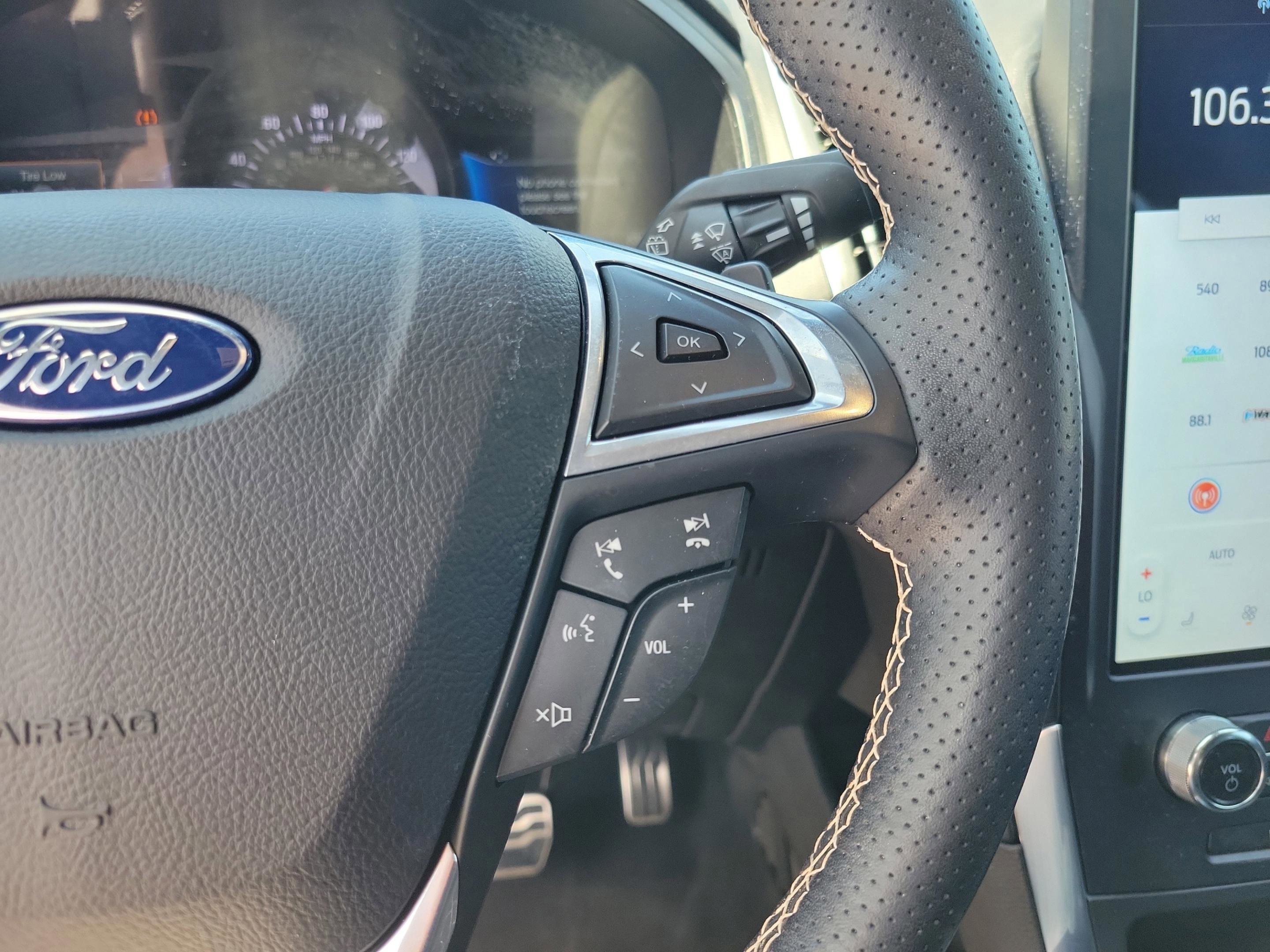 Used 2022 Ford Edge ST image 13