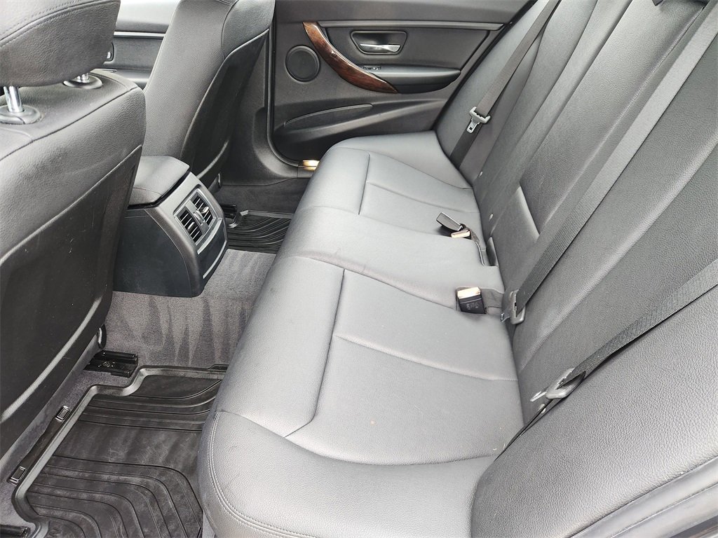 Used 2016 BMW 320i Sedan image 30