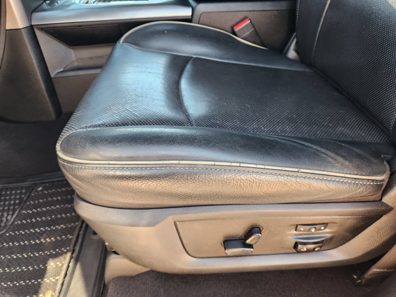 Used 2017 RAM 3500 Laramie Longhorn AWD/4WD image 25