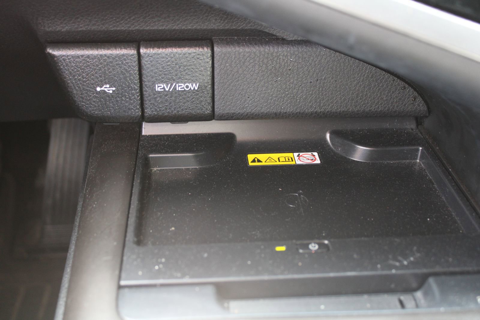 Used 2023 Toyota Camry XLE image 36