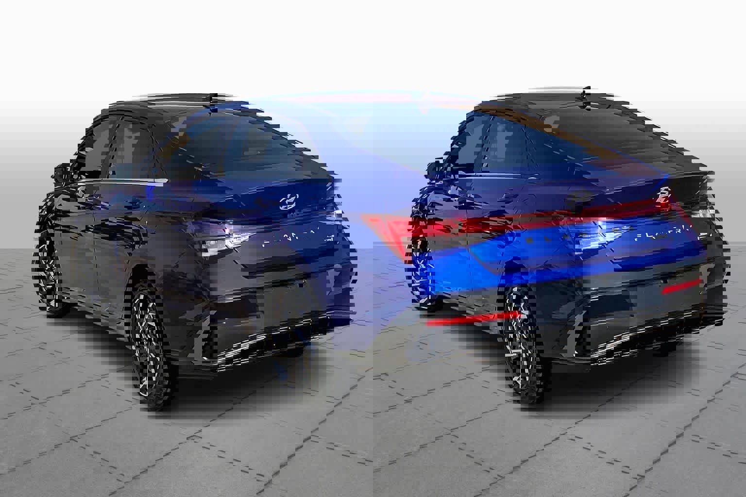 Used 2026 Hyundai Elantra Limited image 12