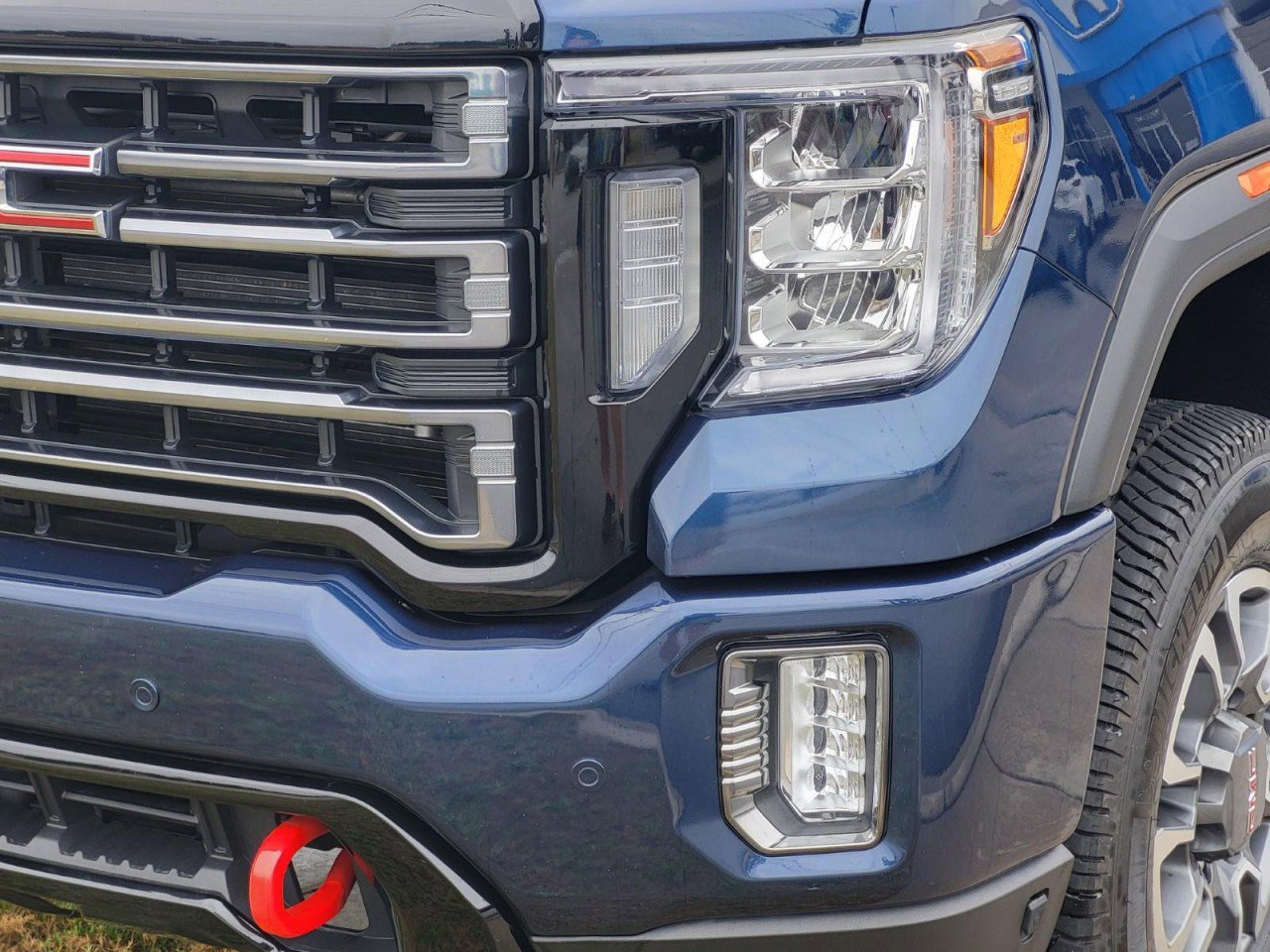 Used 2023 GMC Sierra 2500 AT4 w/ AT4 Preferred Package image 8