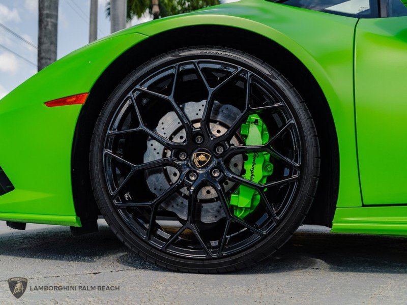 Used 2022 Lamborghini Huracan EVO RWD image 34
