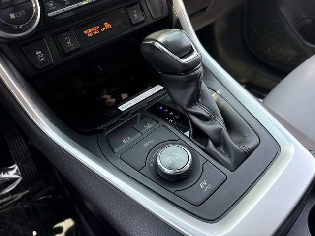 Used 2020 Toyota RAV4 Limited AWD/4WD image 20