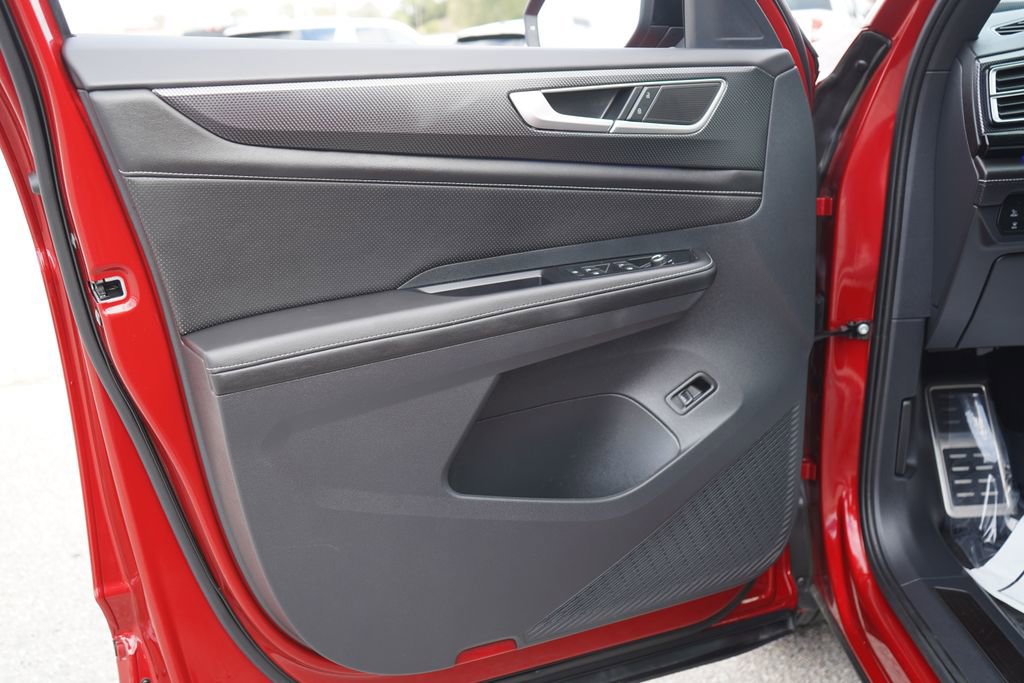 Used 2025 Volkswagen Atlas Cross Sport SEL R-Line image 15