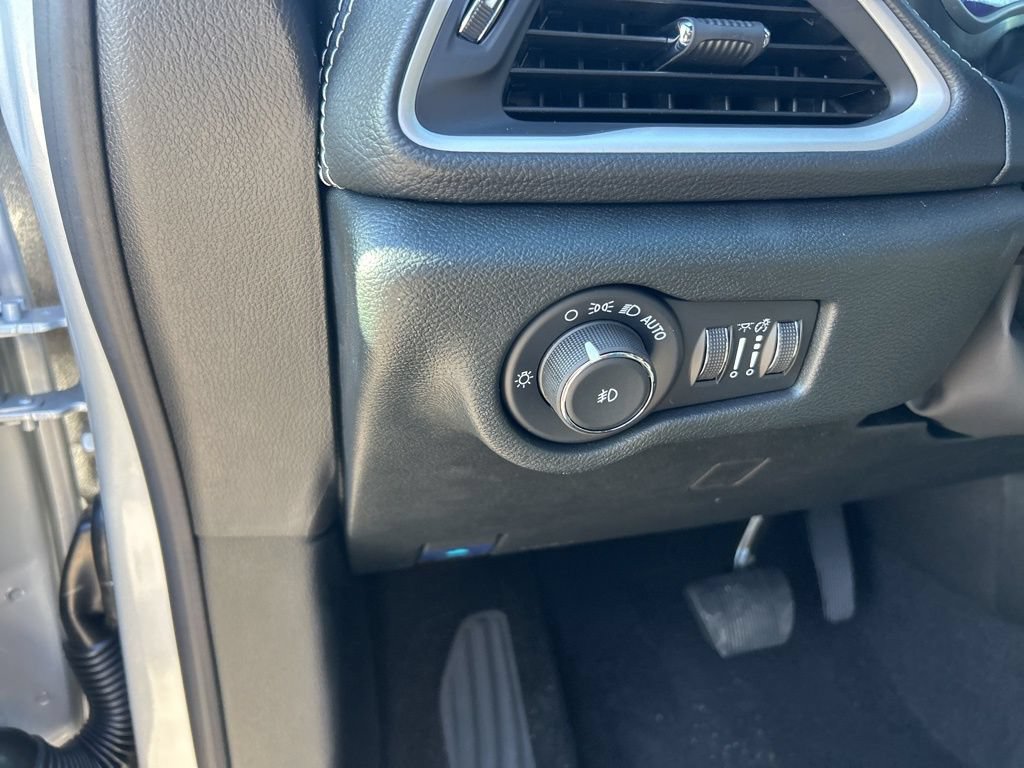 New 2026 Chrysler Pacifica Select FWD image 39