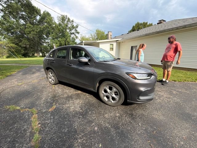 Used 2023 Honda HR-V LX image 2