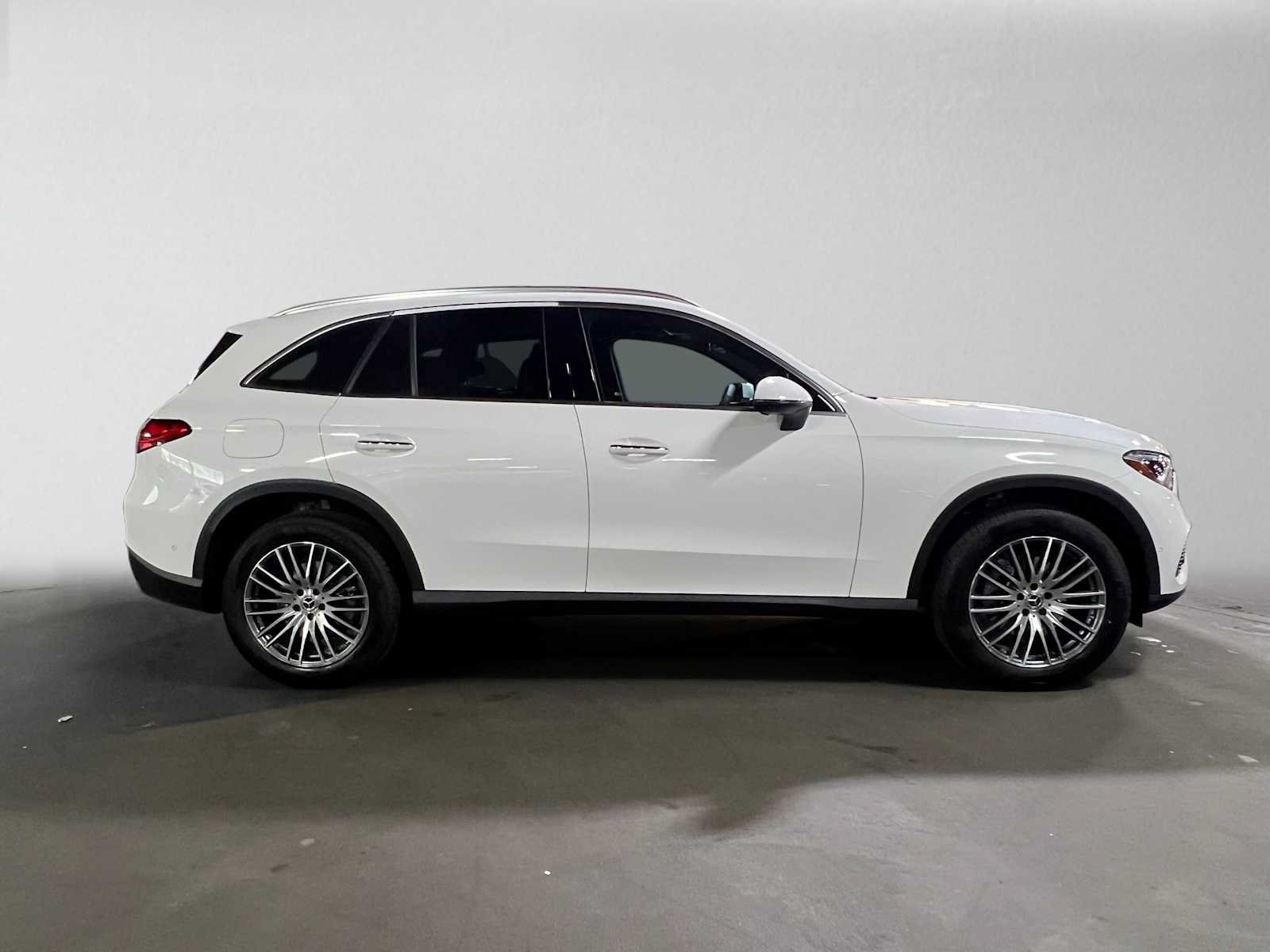New 2027 Mercedes-Benz GLC 300 4MATIC image 2