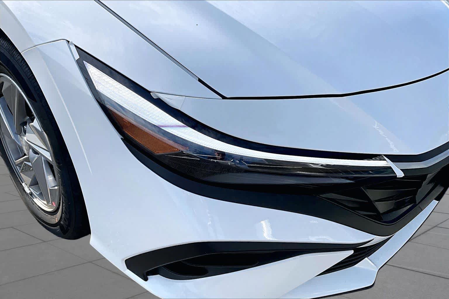 New 2026 Hyundai Elantra SE FWD image 18