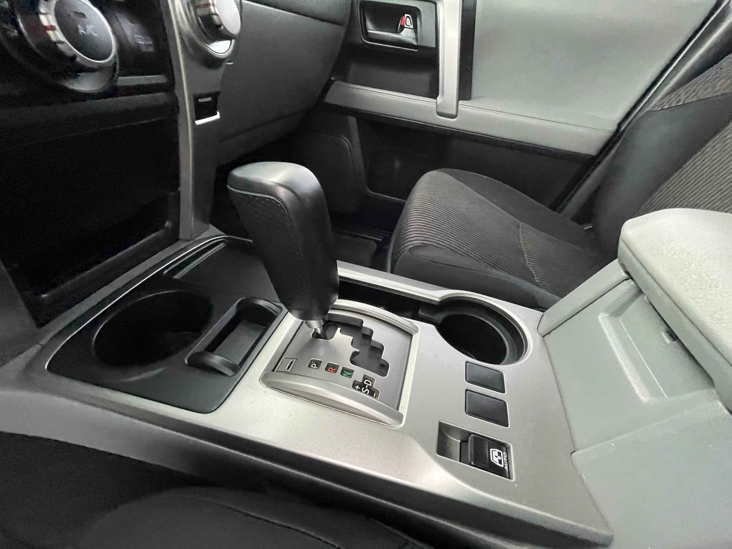 Used 2010 Toyota 4Runner SR5 w/ Convenience Pkg RWD image 18