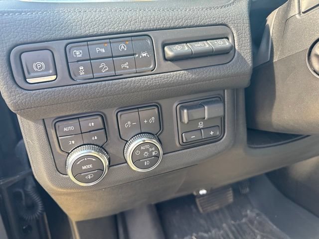 Used 2024 GMC Yukon Denali w/ Denali Reserve Package AWD/4WD image 11