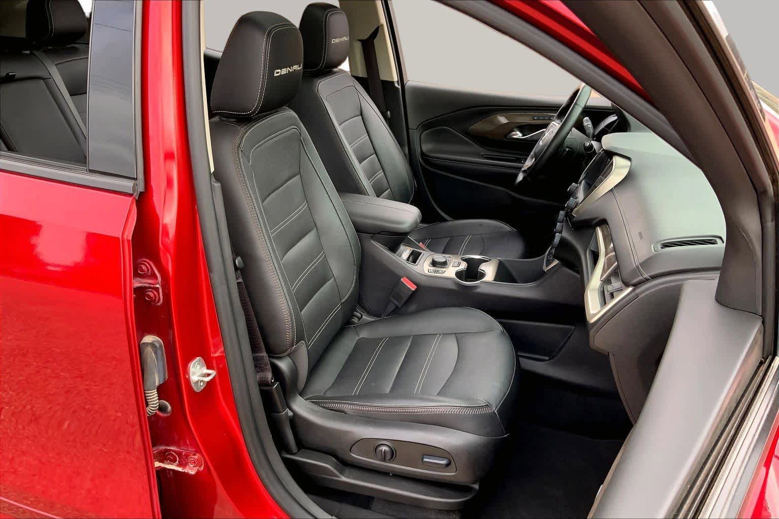 Used 2023 GMC Terrain Denali AWD/4WD image 9