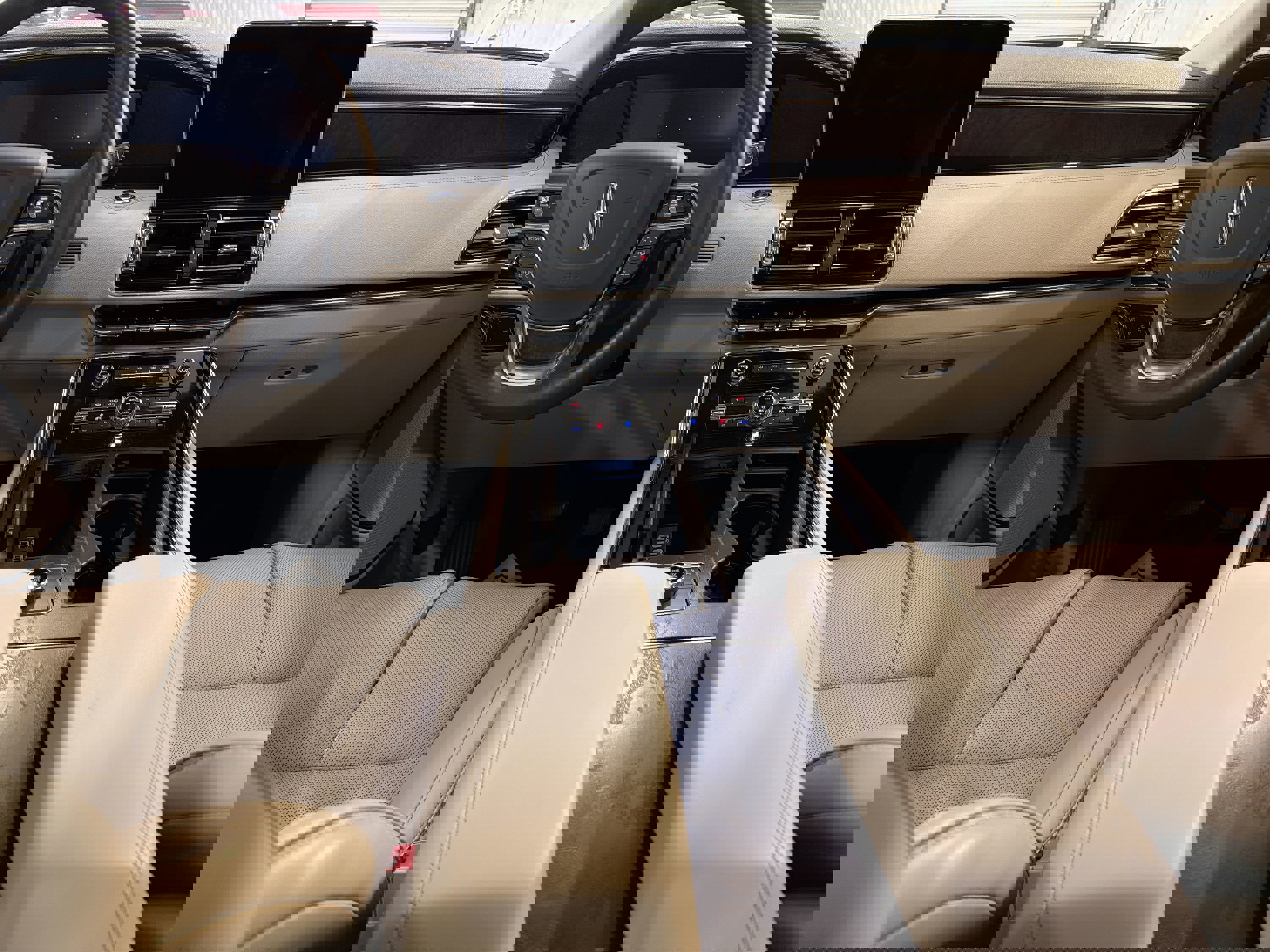 Used 2019 Lincoln Navigator Select w/ Cargo Package image 22