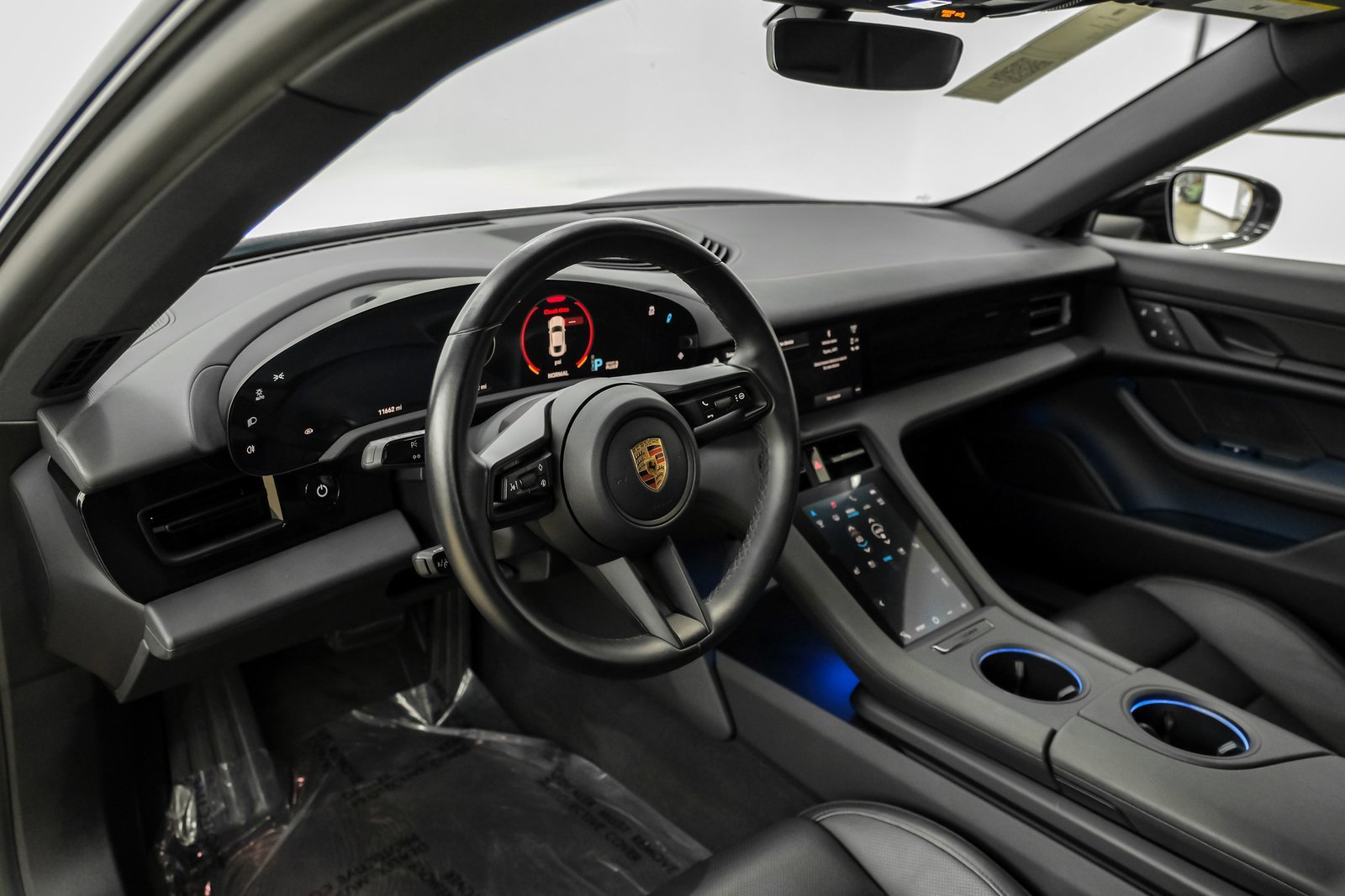 Used 2023 Porsche Taycan image 13