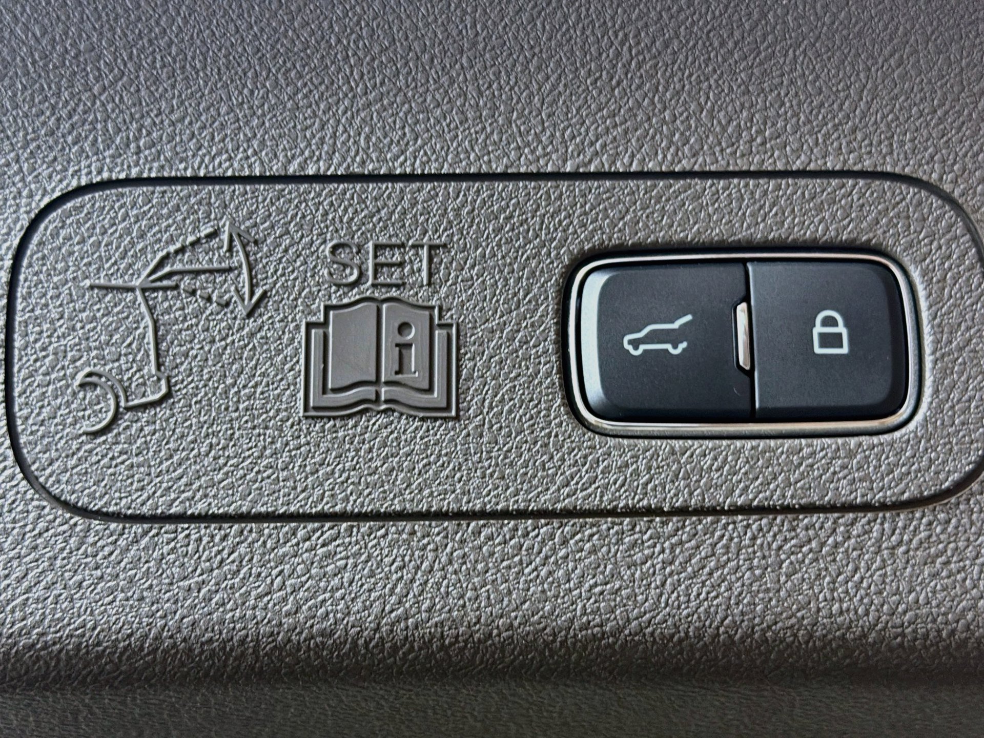 Used 2023 Lincoln Aviator 2WD w/ Premium Package image 13