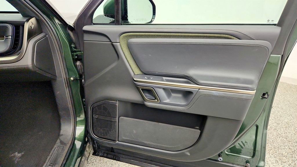 Used 2024 Rivian R1S Adventure AWD/4WD image 28