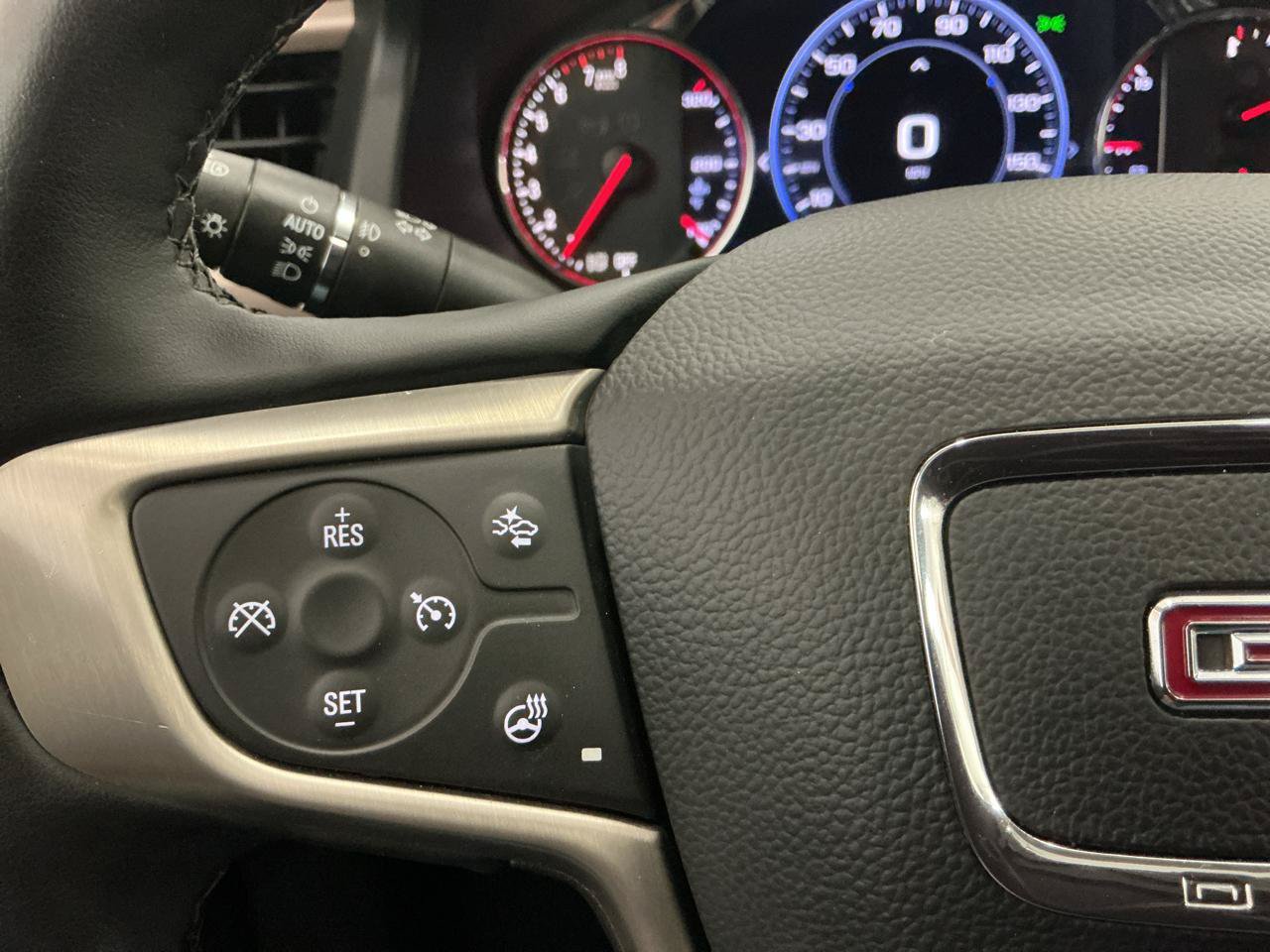 Used 2023 GMC Acadia Denali w/ Black Diamond Edition AWD/4WD image 28